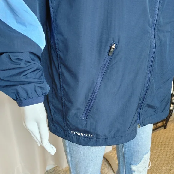 NIKE SUSTAINABLE FULL ZIP FRONT UNC CAROLINA TARHEELS JACKET, BLUE S - Picture 3 of 13